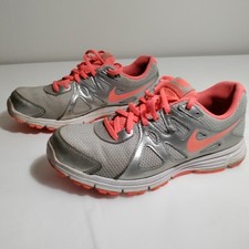 Usado, Tênis de corrida Nike Women Revolution 2 Mango prata tamanho 7.5 comprar usado  Enviando para Brazil