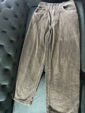 Pantalon velours côtelé d'occasion Pantalon velours côtelé d'occasion  La Chaize-le-Vicomte