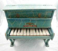 Antico pianoforte giocattolo usato  Torricella del Pizzo
