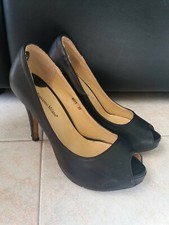 Scarpe col tacco usato  Verceia