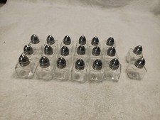 Usado, 10 peças mini shakers de sal e pimenta cubo de vidro especiarias corporais garrafa minúscula casamento comprar usado  Enviando para Brazil