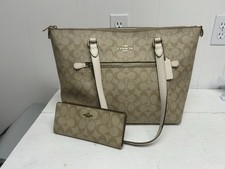 Coach signature tote for sale  Gibbon