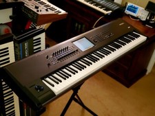Must see korg for sale  Englewood