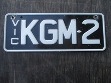 Usado, Placa de licença 2002 Victoria personalizada KGM branca/preta curta/fina comprar usado  Enviando para Brazil