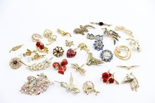 Costume brooches gold for sale  LEEDS
