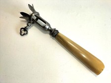 Usado, ANTIGO SUPORTE DE OSSO DE PERNA DE CORDEIRO FRANCÊS - CABO DE BUZINA APARAFUSADO - Vintage comprar usado  Enviando para Brazil