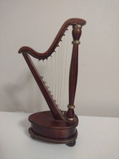 Harpa decorativa de madeira vintage musical miniatura 10,2” de altura funciona  comprar usado  Enviando para Brazil