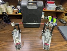 Pedal de bateria contrabaixo Drum Workshop DW 9000 com estojo rígido, chave e batedores de lesmas comprar usado  Enviando para Brazil