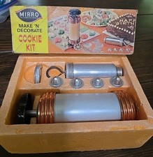 Vintage mirro decorate for sale  Greentown
