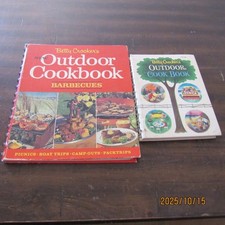 Lot 2 Vintage-Betty Crocker's Outdoor Cookbook-Barbecues-Spiral-1961-1967-1st Ed comprar usado  Enviando para Brazil