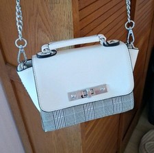 Petit sac main d'occasion  Sainte-Geneviève-des-Bois
