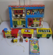 Używany, Video Fisher Price Circus Train z oryginalnym pudełkiem #991 Niedźwiedź Klaun Lew bez ogona na sprzedaż  Wysyłka do Poland