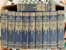 Children encyclopedia arthur for sale  BRIGHTON