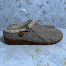 Earth origins women for sale  Clinton