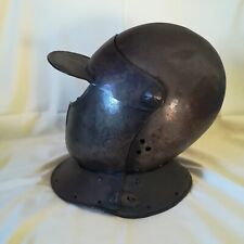 Antique knight helmet usato  Roma