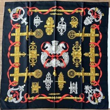 Hermes silk scarf d'occasion  Expédié en Belgium