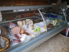 Attrezzature arredo salumeria usato  Lauro