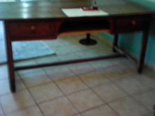 Bureau noyer ancien d'occasion Bureau noyer ancien d'occasion  Senozan