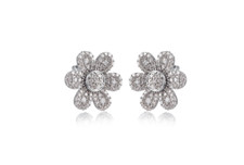 Brincos femininos de ouro branco 10K e moissanitas brancas feitos à mão com design de flores, usado comprar usado  Enviando para Brazil