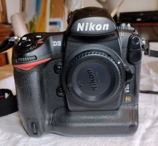 Fotocamera digitale reflex usato  Gavorrano