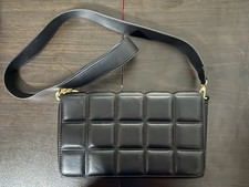 Schwarze damenhandtasche golde gebraucht kaufen  München
