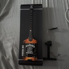 Usado, Réplica de baixo Michael Anthony Van Halen Jack Daniel’s com suporte 3 polegadas de altura comprar usado  Enviando para Brazil