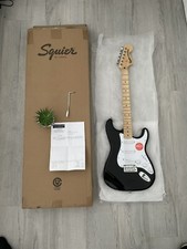 Guitare électrique squier d'occasion  Abondant