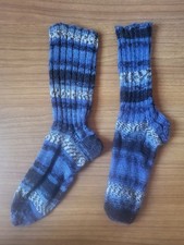 Selbstgestrickte socken blau gebraucht kaufen  Künzell
