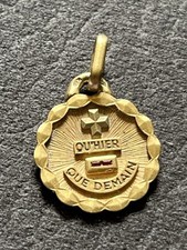 Augis pendentif médaille d'occasion  Château-sur-Epte