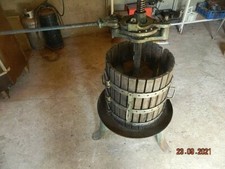 Torchio per uva usato  Castel Focognano
