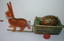 Usado, Recipiente de doces vintage alemão de papel machê/composição coelho com carro comprar usado  Enviando para Brazil