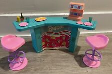 VINTAGE 1993 BARBIE MALL LANCHONETE # 67033 INCLUI CADEIRAS E MÁQUINA JUCIE comprar usado  Enviando para Brazil