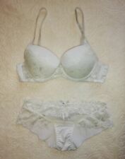 Ensemble lingerie dentelé d'occasion  Betton