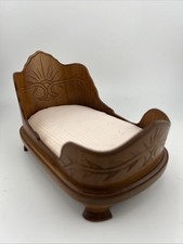 Cama de madeira vintage para casa de bonecas esculpida intrincada 1:12 comprar usado Cama de madeira vintage para casa de bonecas esculpida intrincada 1:12 comprar usado  Enviando para Brazil