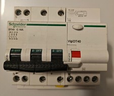 Schneider dt40 16a d'occasion  Orgeval