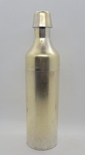 Coctelera de metal vintage hecha en Italia con forma de botella de vino, 10,5" segunda mano  Embacar hacia Mexico