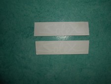 Paire autocollants blancs d'occasion Paire autocollants blancs d'occasion  Corbeilles