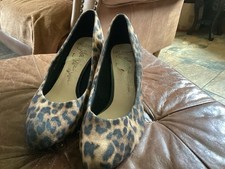 Ladies court shoes for sale  RUGELEY