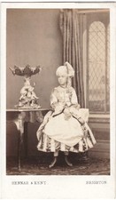 Enfant fillette costume d'occasion  Saint-Julien-l'Ars