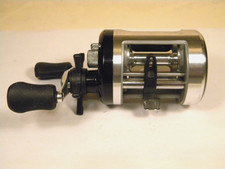 Okuma Inscinct I 400 molinete de isca com clicker, usado comprar usado Okuma Inscinct I 400 molinete de isca com clicker, usado comprar usado  Enviando para Brazil