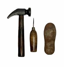 Lote de ferramentas antigas COBBLER'S MARTELO DE COURO cabo de madeira coruja forma de sapato de ferro infantil comprar usado  Enviando para Brazil
