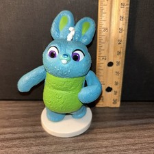 Boneco de brinquedo coelho azul loja Disney London Toy Story 4 comprar usado Boneco de brinquedo coelho azul loja Disney London Toy Story 4 comprar usado  Enviando para Brazil