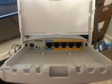 Roteador externo Mikrotik PowerBox RB750P-PBr2 com saída 5xEthernet e 4xPoE. comprar usado  Enviando para Brazil