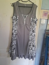 Robe grise blanche d'occasion  Bergues
