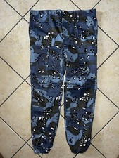 Pantalone cargo mimetico usato  Italia
