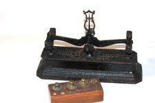 Petite balance ancienne d'occasion  Bordeaux-