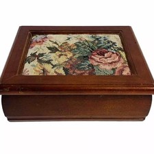 Caixa de joias vintage de madeira tampa de tapeçaria floral decoração retrô de cômoda Cottagecore comprar usado Caixa de joias vintage de madeira tampa de tapeçaria floral decoração retrô de cômoda Cottagecore comprar usado  Enviando para Brazil