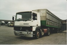 Photo renault livestock for sale  EGHAM