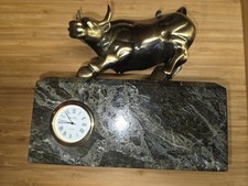 Bronze bull sculpture d'occasion  Expédié en Belgium