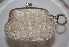 Bolsa de moedas vintage com miçangas com chaveiro anexado fecho beijo cor marfim  comprar usado  Enviando para Brazil